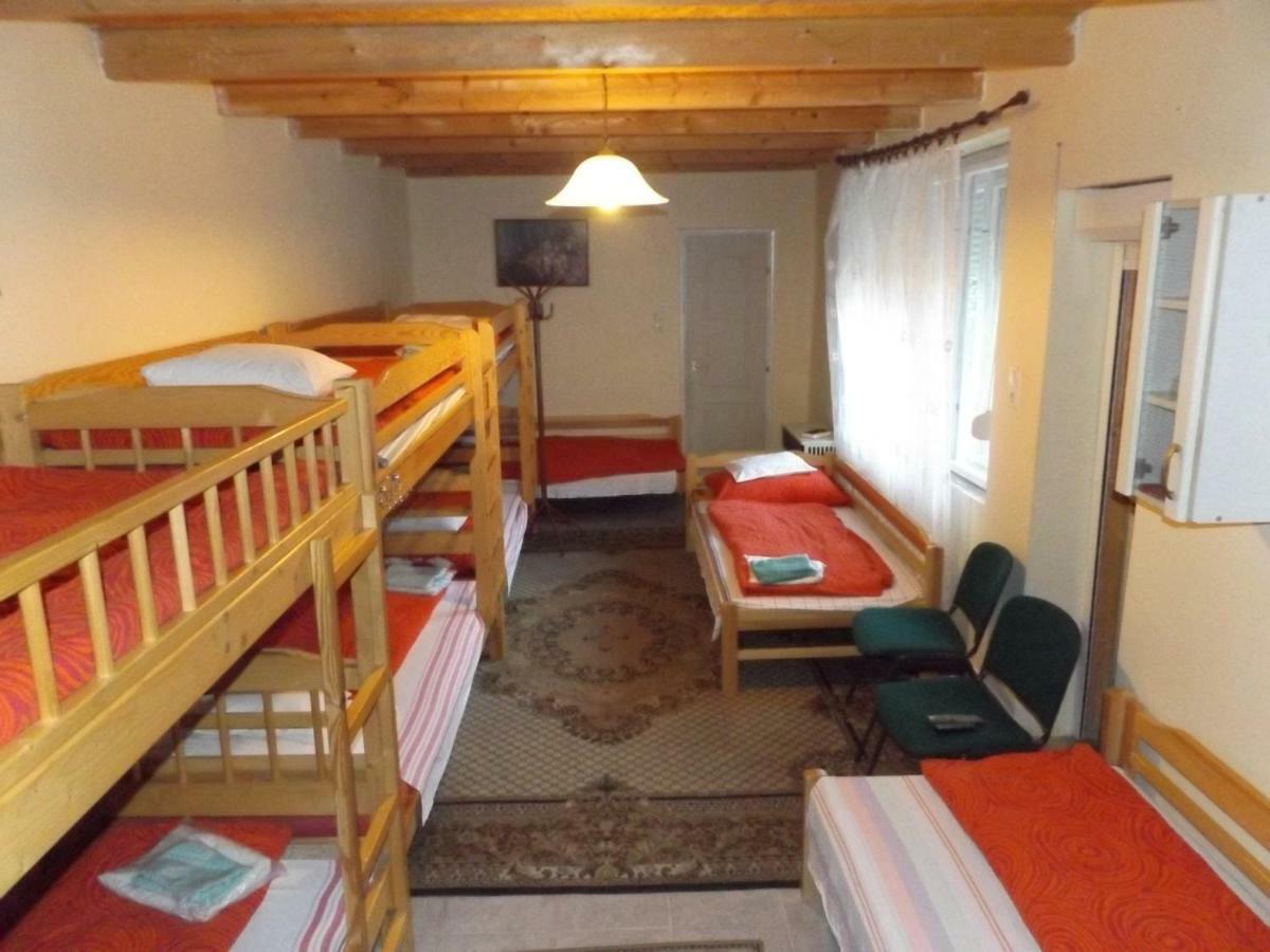Ópusztaszeri Mózes Vendégház Opusztaszer Exterior foto